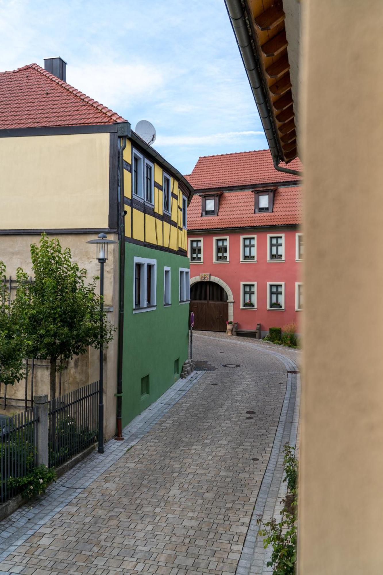 Ferienwohnung Nadine Petschler Obereisenheim Exteriör bild